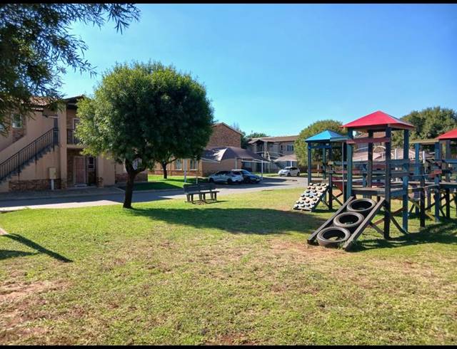 2 BEDROOM APARTMENT FOR SALE IN PROTEA GLEN